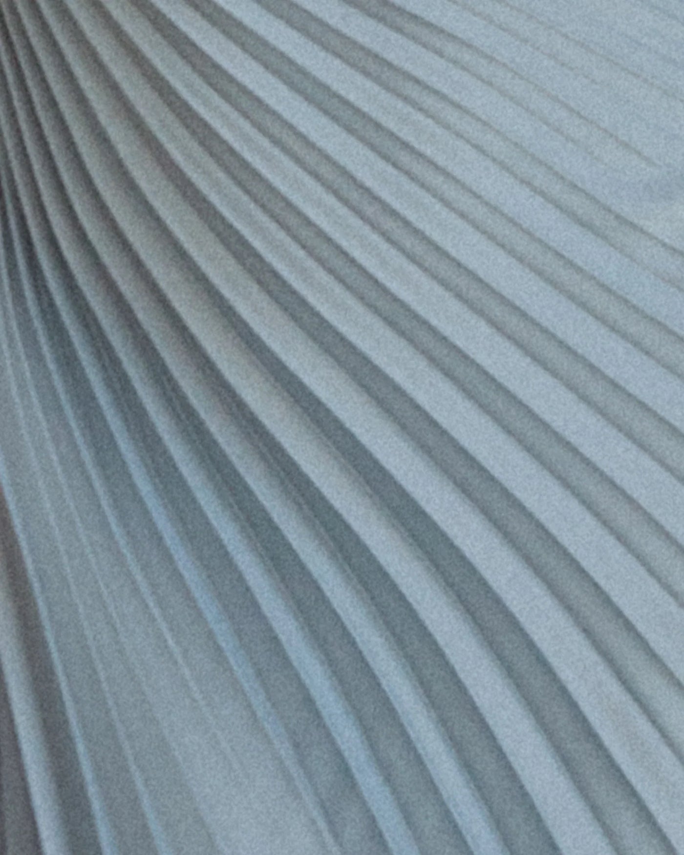 Delfina™ | Robe Plissée Satinée à Épaule Unique