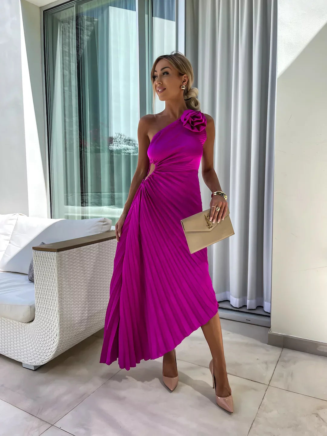 Lizbeth™ | Robe à Épaule Fleurie